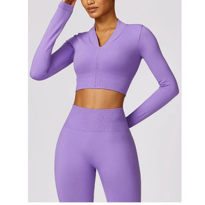 Conjunto de Yoga de 3 Piezas para Mujer, Sólido, Antiarrugas, de Secado Rápido y Transpirable, con Pantalones Cortos de Cintura Media y Top de Cuello Redondo, Personalizable por Delante, para Gimnasio - Product Image 2