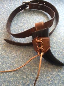 Recipiente de Cuerno con Correa Hecha a Mano - Product Image 2