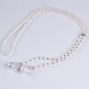 Collar Barroco de Moda con Perlas de Agua Dulce en Forma de Arroz, Cadena para Mejor Amiga o Madre, Elegante para Otoño e Invierno, para Usar con Suéter - Product Image 1