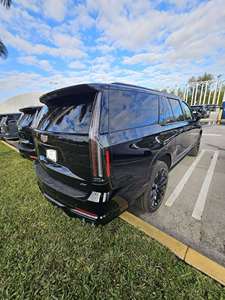 CADILLAC Escalade ESV V-Series AWD 2026 NUEVO, con Volante a la Derecha/Izquierda, Supercargado - Product Image 2