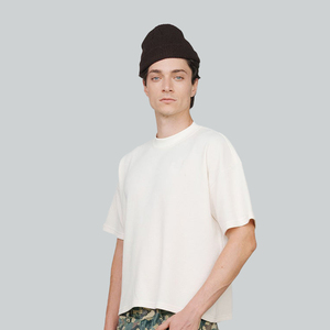 T-shirt à col roulé en maille gaufrée à épaules tombantes, coupe classique, respirant, avec logo personnalisé sur le devant, pour homme, style streetwear, 100 % coton, motif dessin animé - Product Image 4
