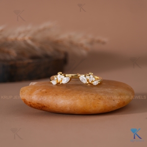 Anillo Abierto de Oro Macizo con Diamante Cultivado en Laboratorio, Diseño Floral Clásico Vintage, Joyería Fina Hecha a Medida para Mujer, Regalo de Aniversario o Fiesta - Product Image 1