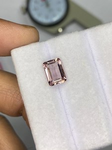 Tourmaline naturelle de couleur pêche, coupe octogonale, pierre précieuse 1,90 ct, 6,50x9,00 mm, pierre facettée non montée pour la fabrication de bijoux fins - Product Image 2