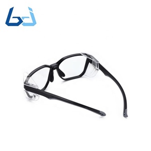 Lunettes optiques anti-buée Borjye J192 transparentes pour charpentiers - Product Image 1
