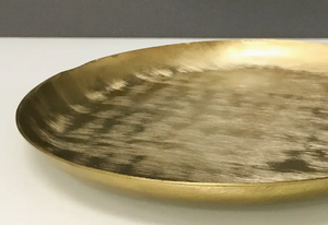 Excelente bandeja decorativa redonda chapada en latón, una bandeja de servir moderna de aluminio para bodas y uso versátil en el hogar. - Product Image 6