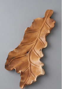 Assiette décorative en bois faite à la main en forme de feuille, grain de bois naturel, design élégant, vaisselle pour la maison, les mariages, les événements et les restaurants - Product Image 4