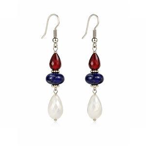 Boucles d'oreilles pendantes artisanales en Lapis Lazuli naturel, Quartz blanc et Cristal rouge, multi-pierres, en vente - Product Image 3