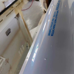 ท่อพีวีซีสำหรับท่อใต้ดินและท่อระบายน้ำ โรงงานผลิตแบบ OEM สำหรับจัดหาขนาดตามสั่ง ท่อเพอเรกรีนทรงกลมความแข็งแรงสูง - Product Image 1