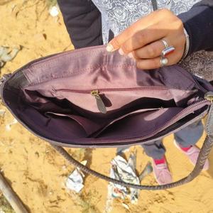 Nouveau sac à bandoulière élégant en cuir véritable, style western, artisanal, aztèque, multicolore, avec des perles et des glands - Product Image 6