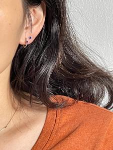 Pendientes de Aro Huggie con Cuentas de Oro Rosa de 14K y Zafiro Azul, Minimalistas, Delicados, con Piedras Preciosas, Elegantes, Regalo de Joyería para Mujeres y Niñas, para Fiestas - Product Image 3