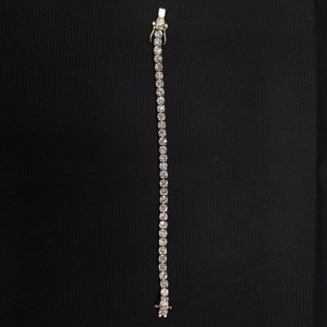 Luxury 14K <b>Solid</b> <b>Gold</b> Minimalist Tennis Bracelet with Round Brilliant Cut Diamonds Prong Set IGI Certified - Product Image 6