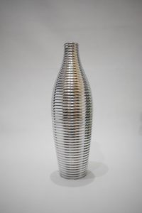 Jarrón de Metal Contemporáneo para Decoración, con Acabado Artesanal Portátil que Realza la Presentación del Hogar y el Uso Diario - Product Image 4