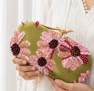 Bolso de Mano Tipo Clutch Casual de Alta Calidad con Bordado Floral de Media Luna y Perlas para Novias y Bodas - Product Image 2