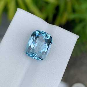 บลูโทแพซทรงคุชชั่นธรรมชาติ น้ำหนัก 2.00 กะรัต จากราชสถาน โดย ZUBEDA GEMS สำหรับทำเครื่องประดับ ขายส่ง - Product Image 1