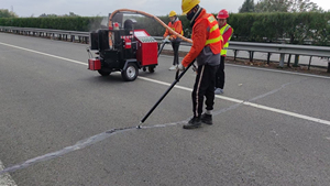 Road Joint Sealant Suitable for Both Vertical and Horizontal Joint Sealing - Product Image 2