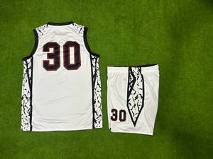 Tenue d'équipe de haute qualité pour jeunes, personnalisée, imprimée par sublimation, respirante, 100% polyester, ensemble de basket-ball rose, personnalisé pour hommes et femmes - Product Image 2