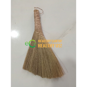Escoba de Hierba Ecológica Hecha a Mano de Alta Calidad |   Escoba de Fibra Natural Resistente |   Ligero y de Fácil Limpieza - Product Image 2