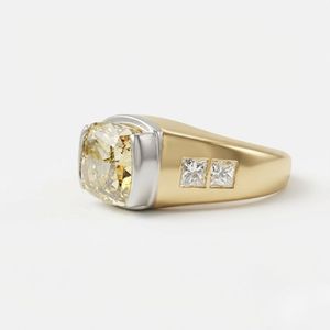 Anillo de Sello de Dos Tonos en Oro de 14K y Platino PT950 con Diamante de Laboratorio de 4.50CT Corte Cojín y Piedras Laterales Princesa - Product Image 2