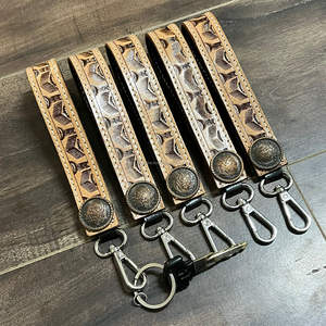 Hot <b>Sale</b> Custom Fashionable Designer Genuine Tooled Leather Charm Promotional <b>Gift</b> Metal Concho Luxury Keychain for <b>Men</b> & Women - Product Image 4