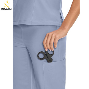 ชุดสครับสำหรับผู้หญิง ชุดยูนิฟอร์มทางการแพทย์ - เสื้อคอวีและกางเกงขายาวทรงตรงพร้อมกระเป๋า 9 ช่อง ชุดทำงานแบบยูนิเซ็กซ์ - Product Image 6