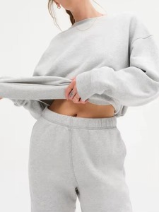 เสื้อสเวตเชิ้ตโอเวอร์ไซส์ผ้าฟลีซเนื้อนุ่มแบบสวมคอ ทรงหลวมไหล่ตก สไตล์สตรีทแวร์สำหรับผู้หญิง รุ่นใหม่ล่าสุด ขายส่ง - Product Image 4