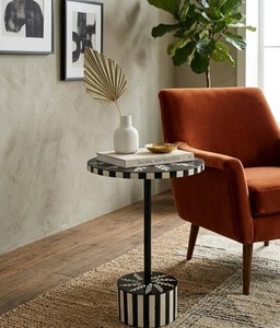 Table d'appoint en bois et résine incrustée, noir et ivoire, mobilier moderne, décor moderne, revêtement noir, fabricant de tables d'hôtel - Product Image 4