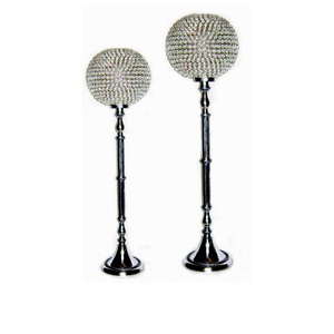 Support de bougie en métal nickelé argenté de luxe, avec globe en cristal, fait main, avec boules perlées, pour mariage ou événementiel. - Product Image 1
