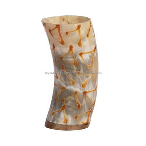 แก้วเบียร์ทำมือแกะสลักแก้วแตรธรรมชาติสำหรับบ้านร้านอาหารโรงแรมจากอินเดีย - Product Image 1