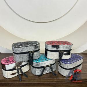 Boîte à bijoux de luxe en cuir de vachette véritable faite à la main, motif western gravé, boîte de rangement de voyage, idéale pour les femmes - Product Image 1