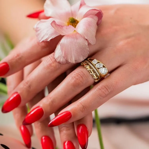 Anillo de Diamantes Trilogía de Oro Sólido de 18K con Certificación IGI, con Múltiples Piedras, Banda Ancha Estilo Cigarro, Joyería de Compromiso Única para Mujer - Product Image 6