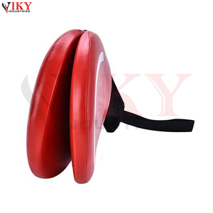 Nouvelle Arrivée Qualité Supérieure Cible de Frappe Courbe Rouge et Noire Double Face pour Taekwondo et Arts Martiaux - Product Image 4