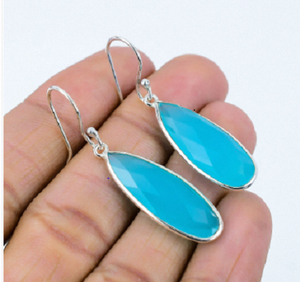 Pendientes Colgantes de Calcedonia en Forma de Pera al por Mayor con Diseño Moderno - Product Image 5