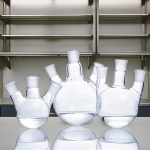 Fiole à ébullition à fond rond en verre borosilicaté à trois colliers et à large ouverture, avec deux ports latéraux droits parallèles, marque MAYALAB, garantie de 3 ans - Product Image 4