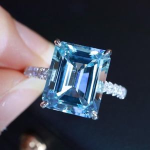 แหวนอะความารีนซานตามาเรียธรรมชาติทรงสวยหรู งานแฮนด์เมดสั่งทำพิเศษ เครื่องประดับชั้นดี ของขวัญสำหรับงานหมั้นและงานแต่งงานสำหรับผู้หญิง - Product Image 1