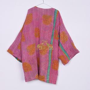 Manteau Kantha en coton traditionnel fait à la main pour femmes Kimono Veste Kantha réversible vintage Conception Méthode de tissage tissé - Product Image 3