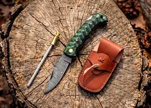 Cuchillo Plegable de Acero de Damasco SHARP POINT TRADES con Mango de Madera Púrpura, Hoja de Punta Caída y Perilla para el Pulgar, Garantía de 3 Años - Product Image 2