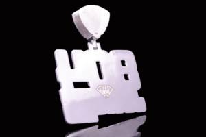 จี้เพชรโลหะผสมชุบทองหรูหราแบบกำหนดเองสำหรับผู้ชายหรูหราหรูหราออกแบบได้ตามต้องการ - Product Image 3