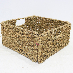 Panier rectangulaire en jonc de mer naturel tressé avec poignées, marque Vietnam Artex Dong Thap, élégant organisateur fait main pour cadeaux et décoration intérieure - Product Image 1
