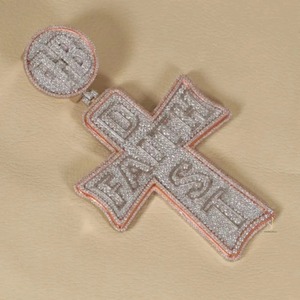 Colgante Cruzado VVS Moissanite Personalizado Estilo Hip Hop, Colgante Religioso de Fe, Plata 925 Bicolor con Engaste para Hombre - Product Image 5