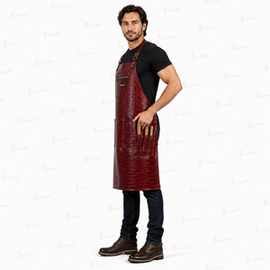 Tablier en cuir rouge pour homme avec texture crocodile et poches pour outils, idéal pour les barman de restaurant - Product Image 4