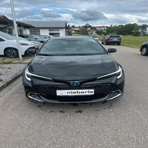 Toyota Corolla Hybride 2.0L Teamplayer, Sièges Chauffants, Caméra, Économie de Carburant, Berline Familiale, Confort Moderne, Voiture Hybride Fiable - Product Image 1