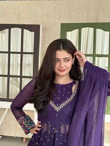 Ensemble Lehenga Choli brodé violet avec travail de sequins, robe de mariage traditionnelle, tenue de festival pour femme avec dupatta - Product Image 3