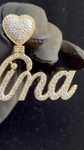 Pendentif personnalisé en moissanite, forme cœur, lettres script serties de pierres, collier statement de luxe hip-hop pour hommes et femmes - Product Image 6