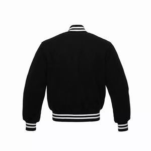 Fabricante de chaquetas varsity que ofrece precios competitivos y producción escalable para pedidos al por mayor. - Product Image 2