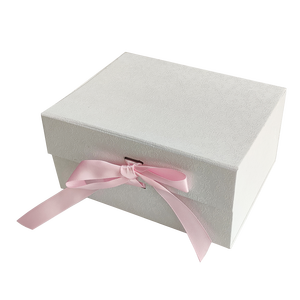 Vente en gros de boîtes de rangement pour cadeaux pliables de fantaisie personnalisées Emballage en papier blanc gaufré avec ruban enduit UV Manipulation de l'impression en voie de disparition - Product Image 2