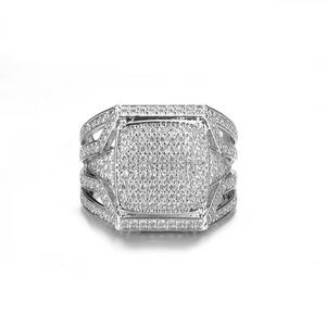 Anillo de Compromiso Clásico Cuadrado con Moissanita, Banda Completa con Incrustaciones Brillantes en Plata de Ley 925 con Engaste de Puntas para Regalos de Aniversario - Product Image 1