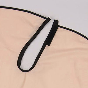 Cape de coiffure professionnelle rose avec bordure noire en polyester, résistante à l'eau, pour barbier, salon de coiffure, coupe de cheveux, coloration et coiffage. - Product Image 6