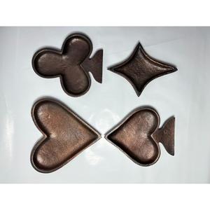 Plateaux décoratifs en forme de cartes à jouer, lot de 4, en aluminium, formes As, Pique, Cœur, Roi, parfaits pour le casino et la décoration intérieure - Product Image 5