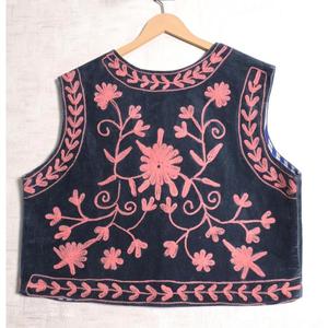 Chaleco de Terciopelo Suzani para Mujer, Hecho a Mano, Bordado Floral, Estilo Boho, Chaleco Vintage de Diseñador, Ropa para Festivales - Product Image 4