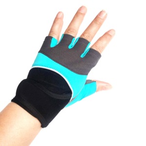 Gants de sport sans doigts rouge et noir avec paume en mesh respirant pour l'entraînement - Product Image 4